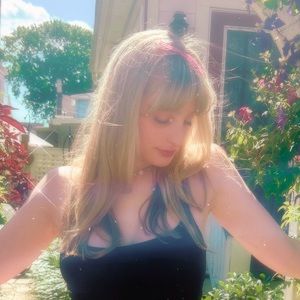 Meet your Posher, Maddie